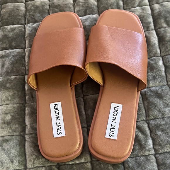 New Steve Madden Holmes Cognac Lea Slides 6.5 - Picture 1 of 6
